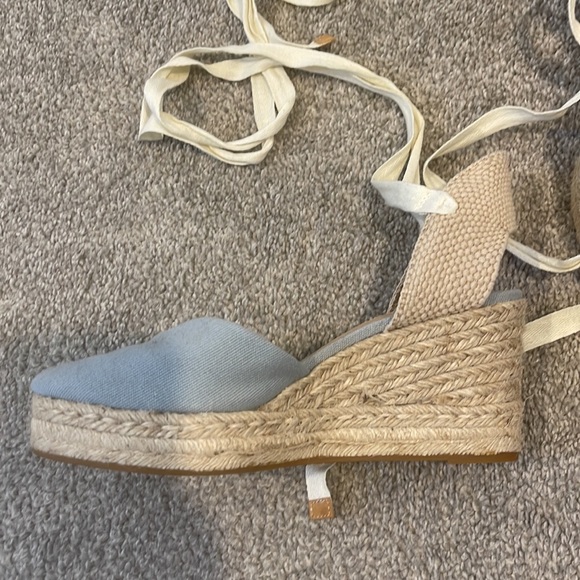 Antonio Melani Lace Up Wedges - Picture 2 of 3